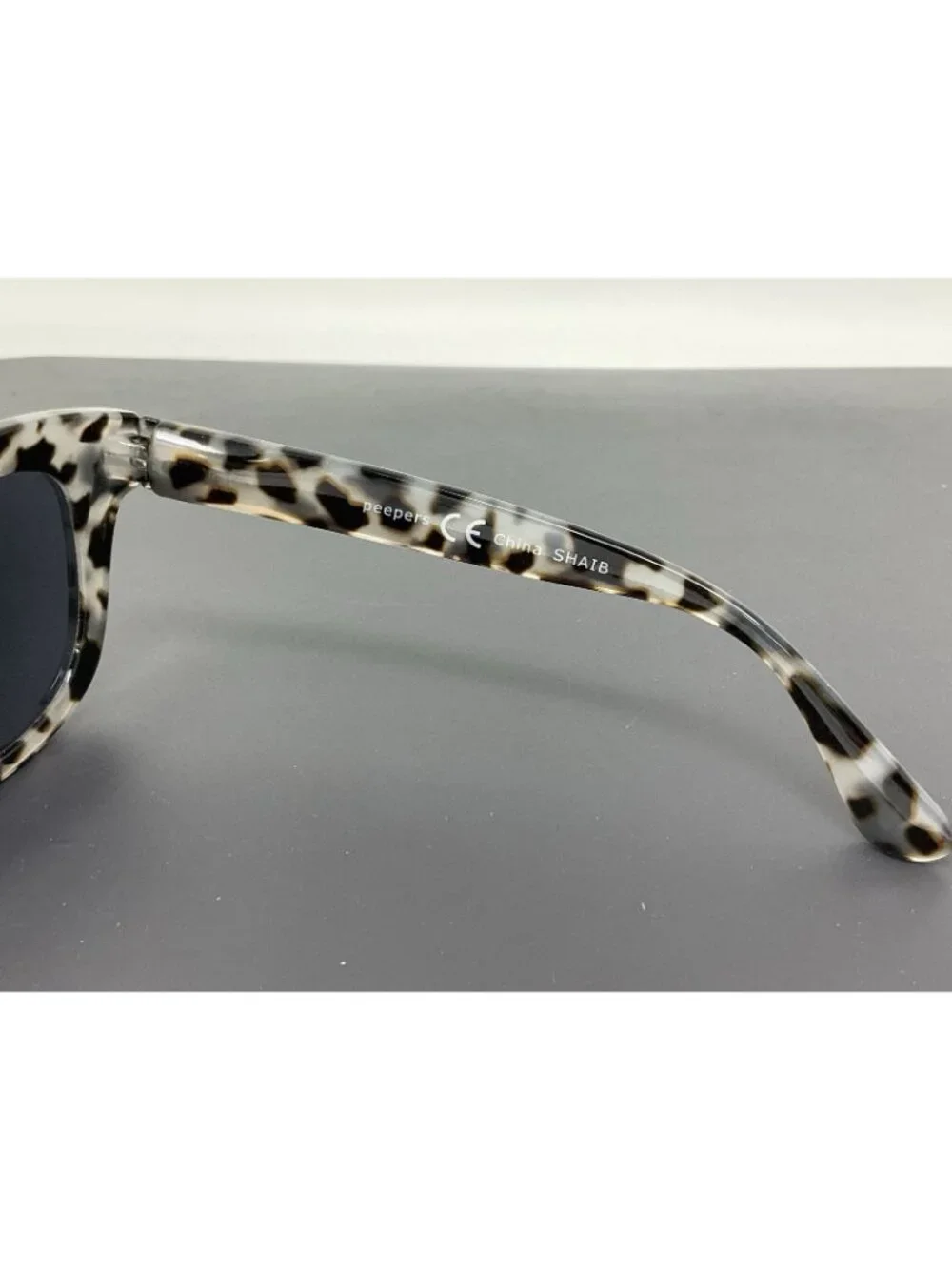Peepers Center Stage Oversized Reading Sunglasses Gray Tortoise +1.50